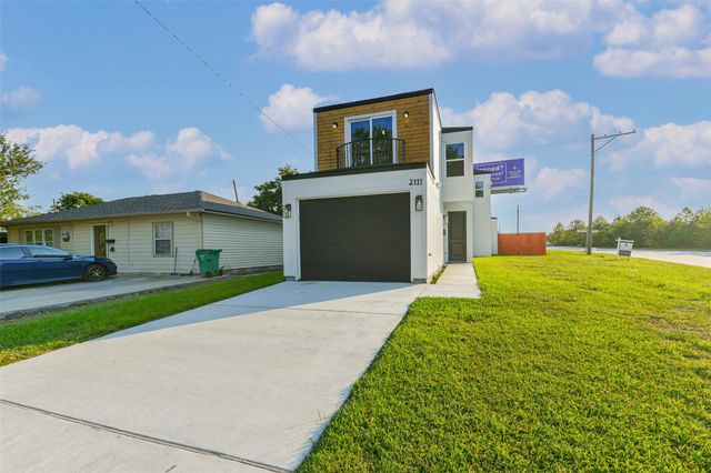 2111 Ontario Street, Baytown, TX 77520