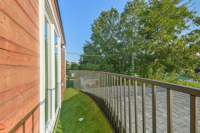 2111 Ontario Street, Baytown, TX 77520