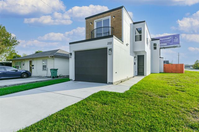 2111 Ontario Street, Baytown, TX 77520