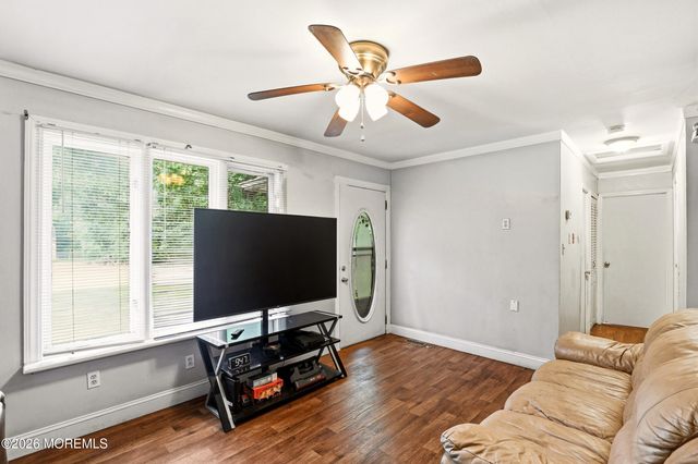 1410 Jeffrey Street, Lakewood, NJ 08701