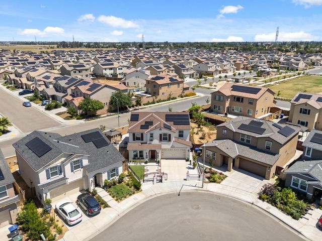 6326 W Richert Avenue, Fresno, CA 93723