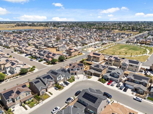 6326 W Richert Avenue, Fresno, CA 93723