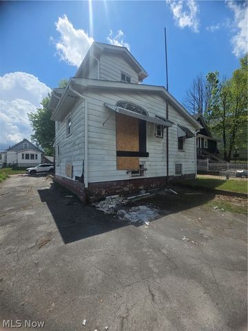 1966 Smithfield Street, Youngstown, OH 44509