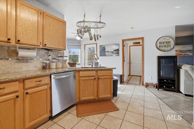 4110 Lincoln Rd, Caldwell, ID 83605