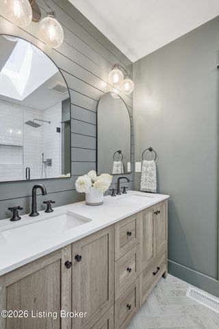 401 Wickfield Dr, Louisville, KY 40245