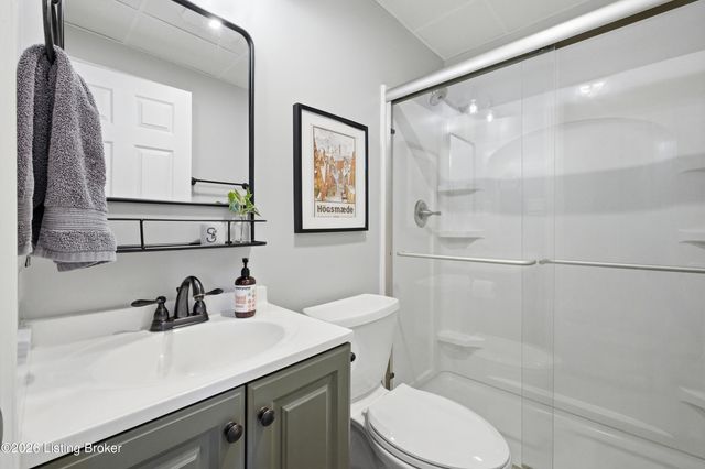 401 Wickfield Dr, Louisville, KY 40245