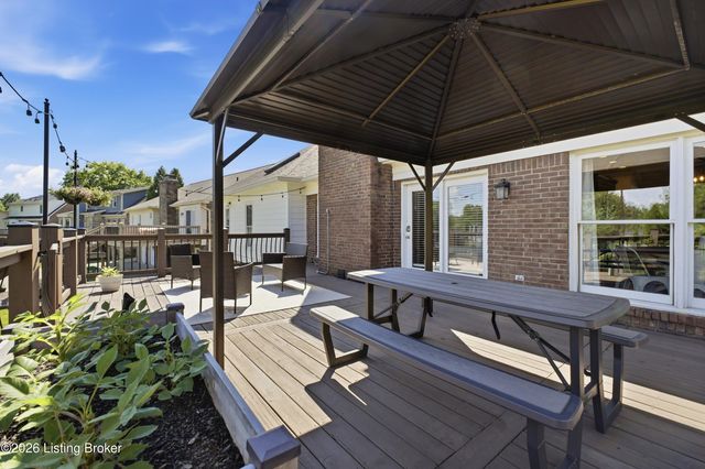 401 Wickfield Dr, Louisville, KY 40245