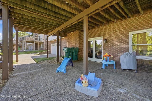 401 Wickfield Dr, Louisville, KY 40245
