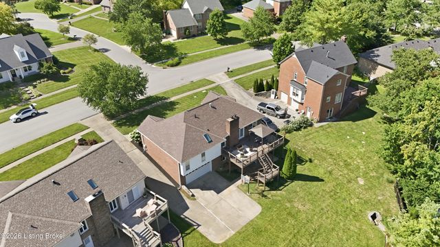401 Wickfield Dr, Louisville, KY 40245