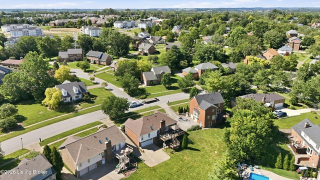 401 Wickfield Dr, Louisville, KY 40245