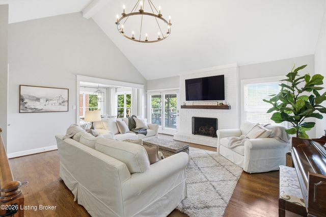 401 Wickfield Dr, Louisville, KY 40245