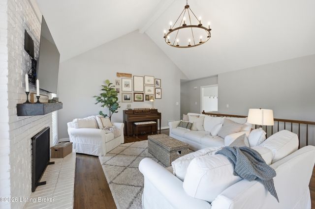 401 Wickfield Dr, Louisville, KY 40245