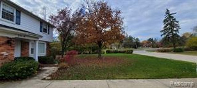 29359 Hemlock Drive, Farmington Hills, MI 48336