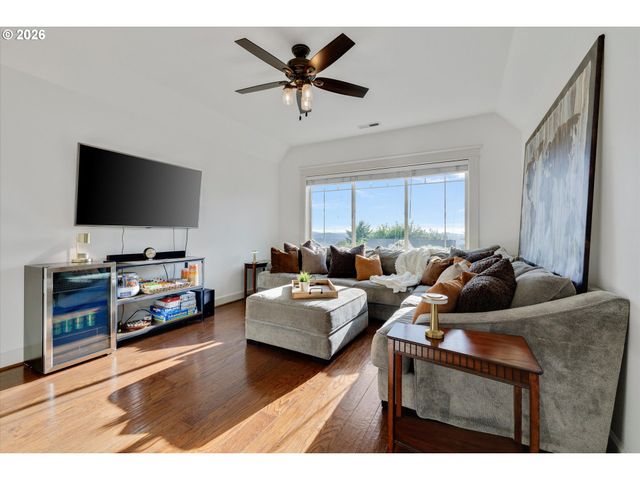 10766 Se TURNBERRY Loop, Happy Valley, OR 97086