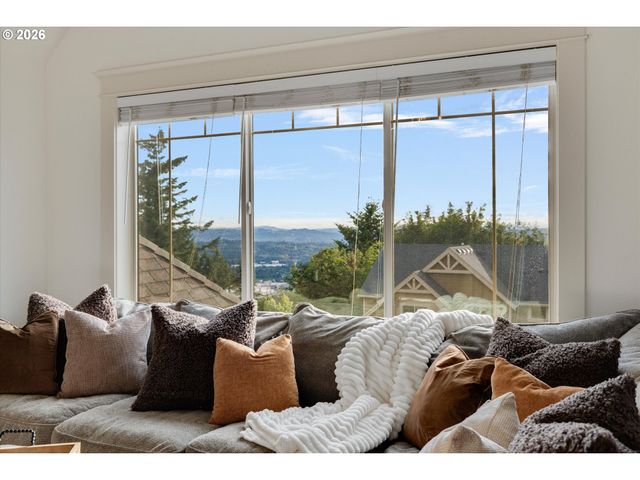 10766 Se TURNBERRY Loop, Happy Valley, OR 97086