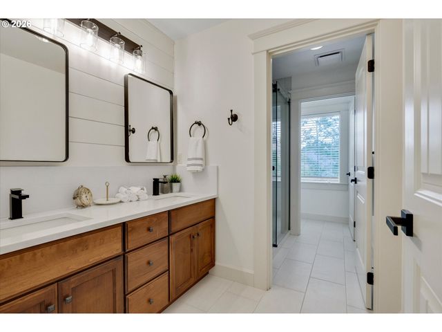 10766 Se TURNBERRY Loop, Happy Valley, OR 97086