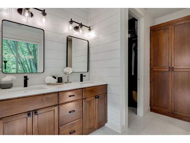 10766 Se TURNBERRY Loop, Happy Valley, OR 97086