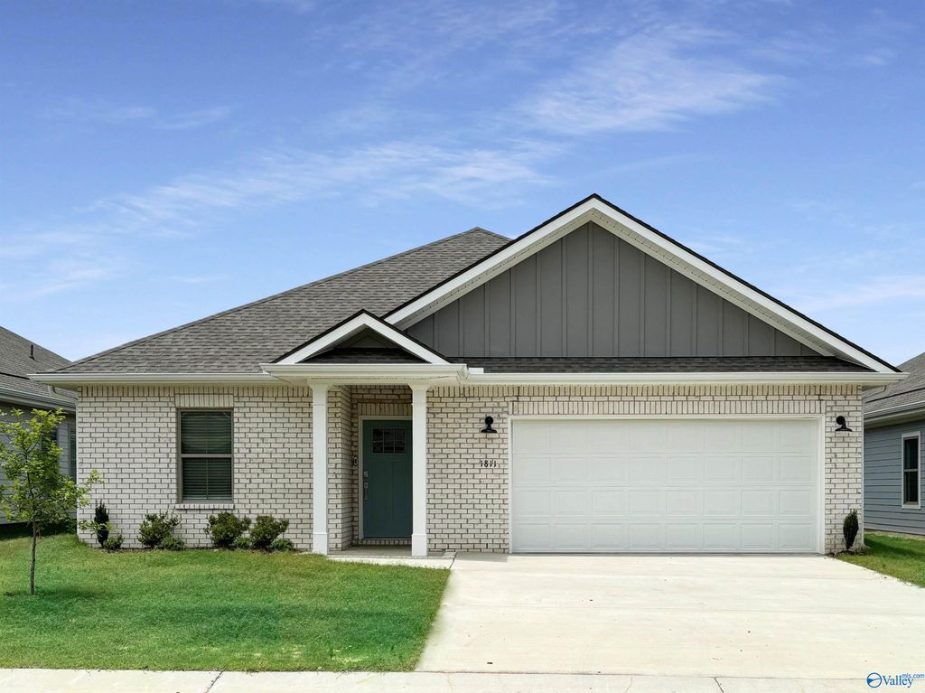 372 McHenry Drive, Huntsville, AL 35811