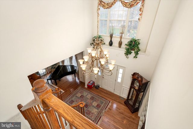 4 BERGEN DR, Cranbury, NJ 08512