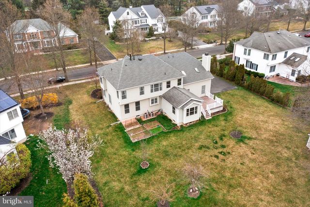 4 BERGEN DR, Cranbury, NJ 08512