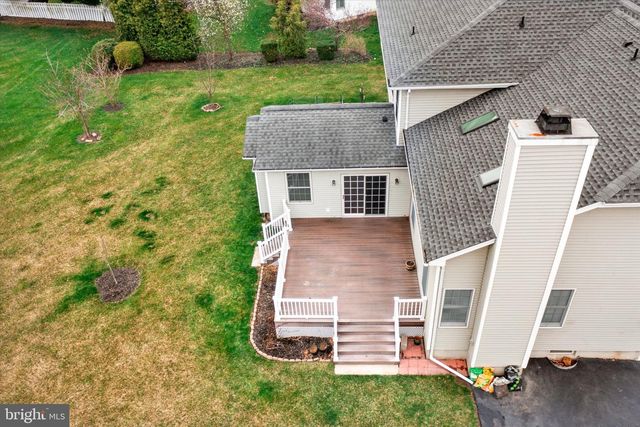 4 BERGEN DR, Cranbury, NJ 08512