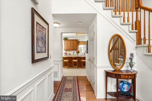 4 BERGEN DR, Cranbury, NJ 08512