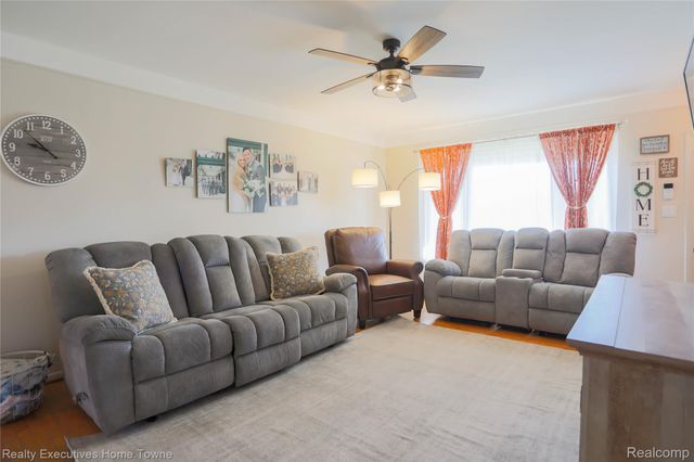 29847 Palomino Drive, Warren, MI 48093
