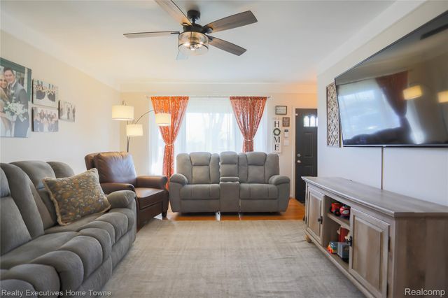 29847 Palomino Drive, Warren, MI 48093