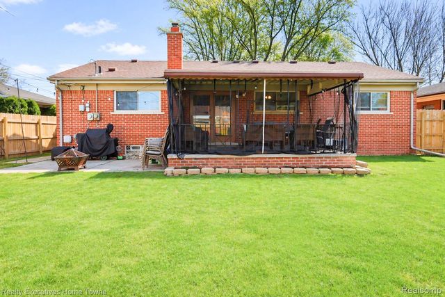 29847 Palomino Drive, Warren, MI 48093