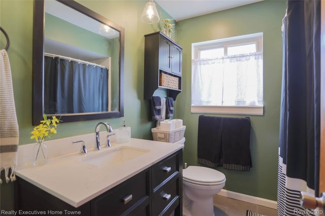 29847 Palomino Drive, Warren, MI 48093