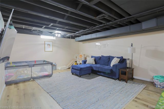 29847 Palomino Drive, Warren, MI 48093