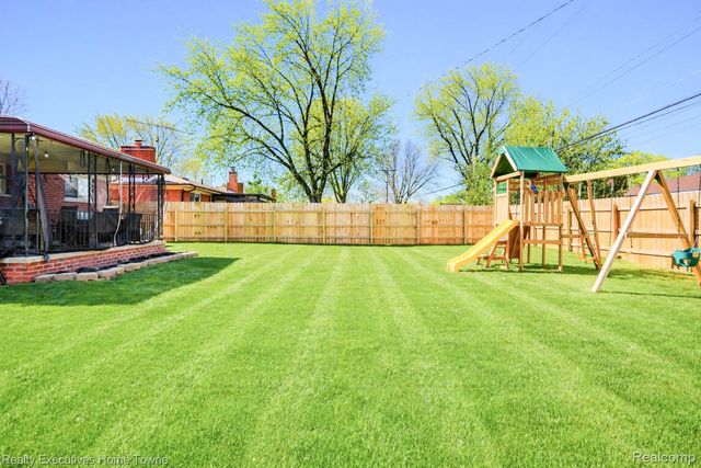 29847 Palomino Drive, Warren, MI 48093