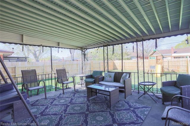 29847 Palomino Drive, Warren, MI 48093