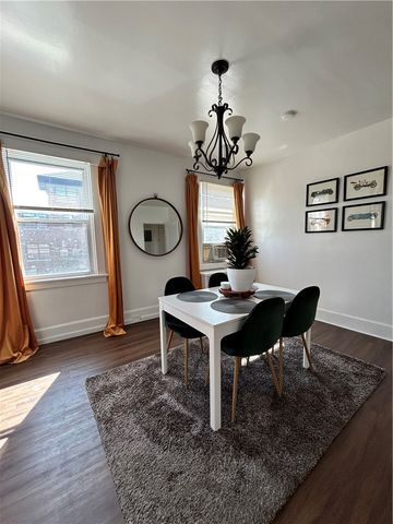 2150 Wightman St, Squirrel Hill, PA 15217