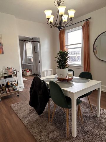 2150 Wightman St, Squirrel Hill, PA 15217