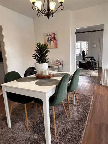 2150 Wightman St, Squirrel Hill, PA 15217