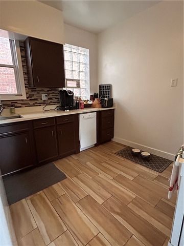 2150 Wightman St, Squirrel Hill, PA 15217