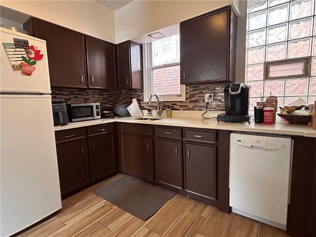 2150 Wightman St, Squirrel Hill, PA 15217