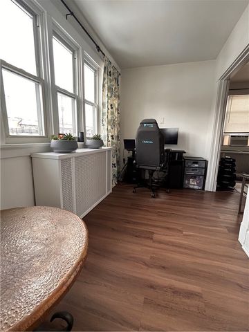 2150 Wightman St, Squirrel Hill, PA 15217