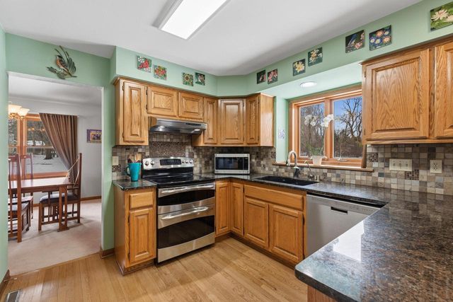 1414 W El Rancho DRIVE, Mequon, WI 53092