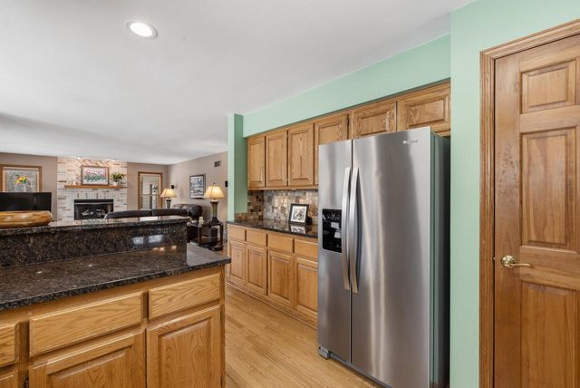 1414 W El Rancho DRIVE, Mequon, WI 53092