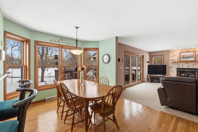 1414 W El Rancho DRIVE, Mequon, WI 53092