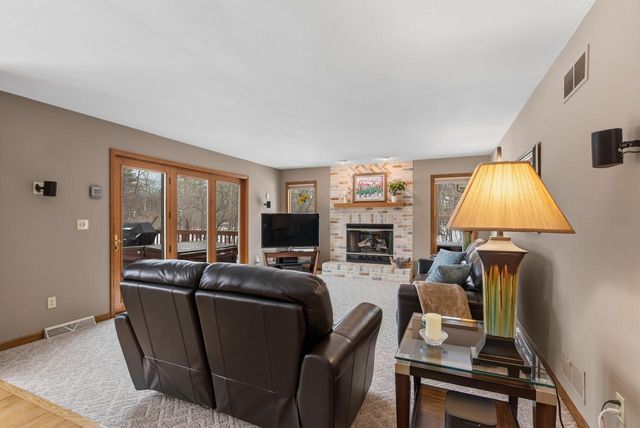 1414 W El Rancho DRIVE, Mequon, WI 53092