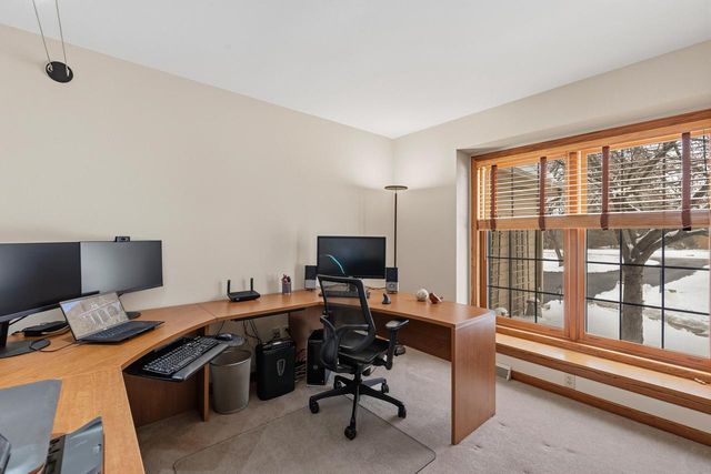 1414 W El Rancho DRIVE, Mequon, WI 53092