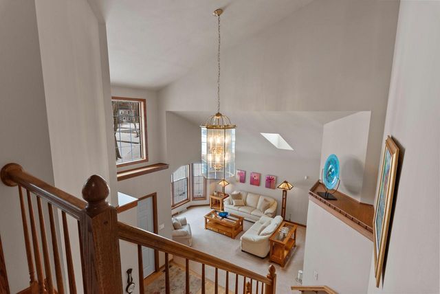 1414 W El Rancho DRIVE, Mequon, WI 53092