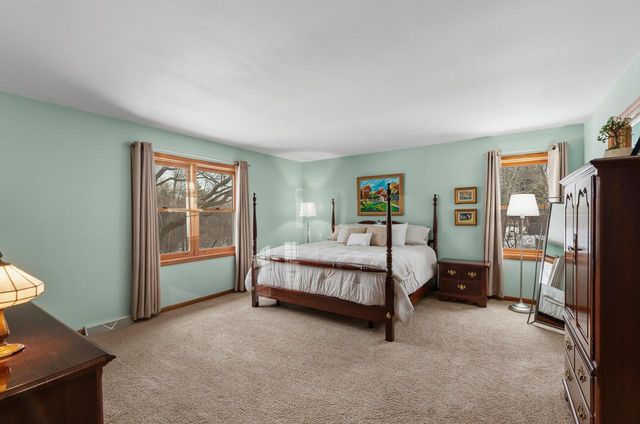 1414 W El Rancho DRIVE, Mequon, WI 53092