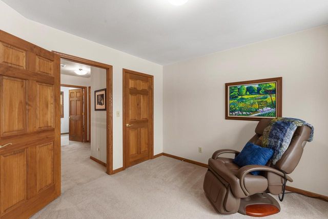 1414 W El Rancho DRIVE, Mequon, WI 53092