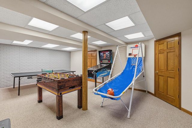 1414 W El Rancho DRIVE, Mequon, WI 53092