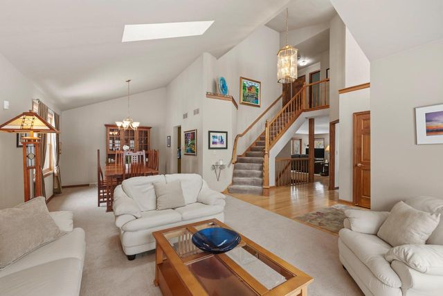 1414 W El Rancho DRIVE, Mequon, WI 53092