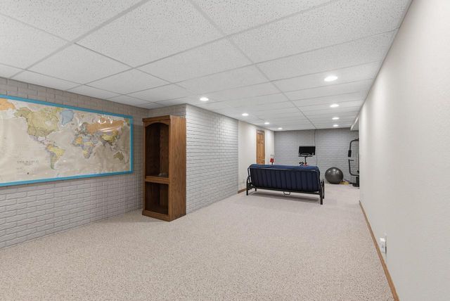 1414 W El Rancho DRIVE, Mequon, WI 53092